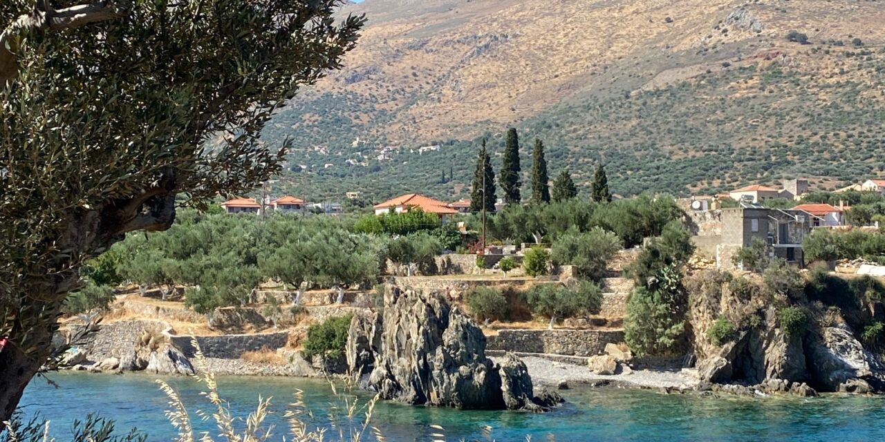 Μια διαδρομή στα πέτρινα χωριά της Μάνης: από το Λιμένι στην Αρεόπολη